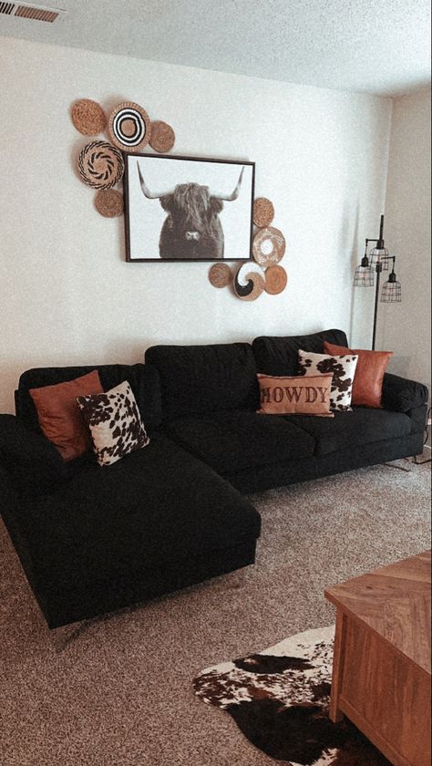 Rustic Boho Apartment, Country Aesthetic Living Room, Black Western Decor, Boho Western House, Western Apartment Decor, Western Future, Boho Western Living Room, Western Living Room Decor, Western Room