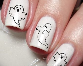 Decal Tattoo, Ghost Nail Art, Snoopy Nails, Ghost Nail, Dog Nail Art, Easy Halloween Nails Design, Cartoon Nails, Snoopy Dog, Cute Halloween Nails