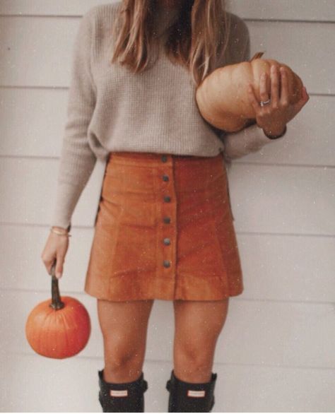 Cute fall look. Cord skirt and hunter boots Hunter Boots Outfit, October Outfits, Cord Skirt, Cute Fall Outfits, A Pumpkin, Fall Looks, Fall Winter Outfits, Hunter Boots, Autumn Winter Fashion