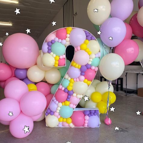 Number mosaics are always such a hit no matter the age 🤩💕 5ft balloon mosaic $350 before delivery and installation. Installation varies… | Instagram Balloon Mosaic Number, Balloon Mosaic, Instagram Number, Balloon Decorations, The Age, Mosaic, Balloons, Matter, Baby Shower