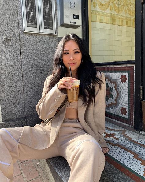 Iced coffee szn Coffee Pose, Toronto Fashion, Models Off Duty, Happy Wednesday, Iced Coffee, Fashion Blog, Take That, Mirror Selfie, Coffee