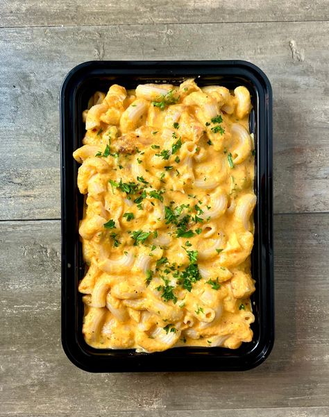 Big Boy Mac and Cheese Mac And Cheese With Meat, Mac And Cheese Meal Prep, Meal Prep Weight Gain, Meal Prep Manual, Best Meal Prep, Hidden Veggies, Mac Cheese, Meal Prep Containers, Lunch Meal Prep