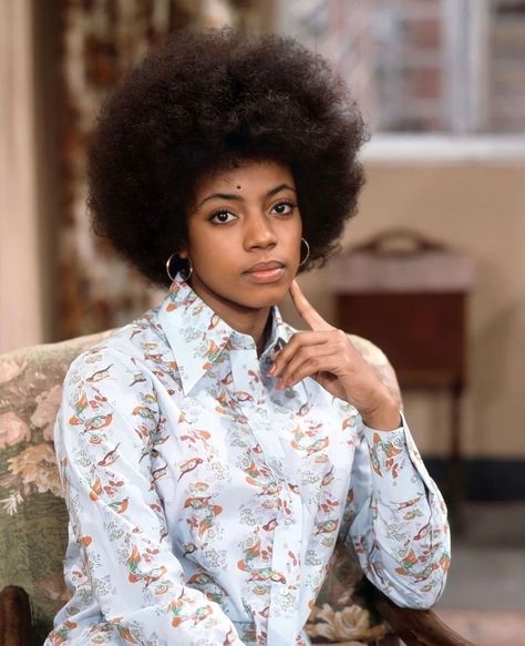 Bernadette Stanis, Bernnadette Stanis, Nubian Women, Old School Clothes, Norman Lear, 70’s Aesthetic, 70s Tv, Comedy Pictures, Beautiful Monster