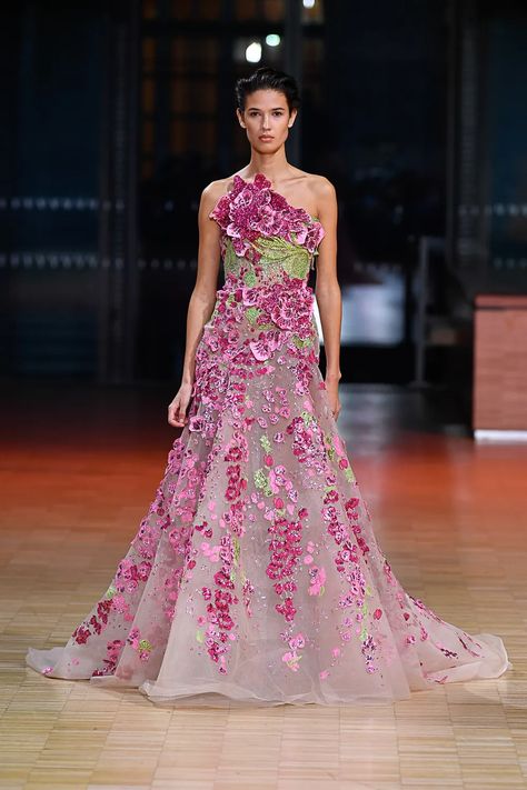 2022 Couture, Best Gowns, Fashion Dresses Formal, Bridesmaid Saree, Elie Saab Spring, Elie Saab Couture, Spring Summer 2022, Couture Week, Fashion Attire