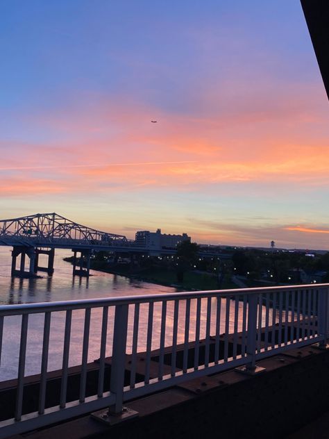 Louisville Kentucky Aesthetic, Louisville Aesthetic, Kentucky Aesthetic, American Stuff, Recipe Aesthetic, Kentucky Girl, Sky Sea, Aesthetic Tiktok, Sunset Sunrise