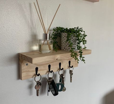 Place To Put Keys Ideas, Key Station Entryway, Hallway Key Storage, Wooden Shelf With Hooks, Entrance Key Holder Entryway, Key Holders Ideas, Keys Storage Ideas, Key Holder Diy Creative, Key Organizer Wall