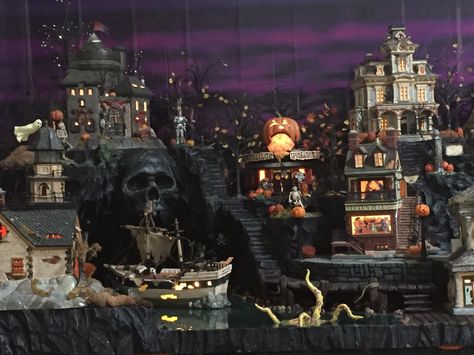 Spookytown Display Ideas, Disney Halloween Village Display, Acnh Creepy, Lemax Spooky Town Display Ideas, Creepy Town, Disney Halloween Village, Lemax Spooky Town Display, Spookytown Display, Lemax Spooky Town Halloween Village