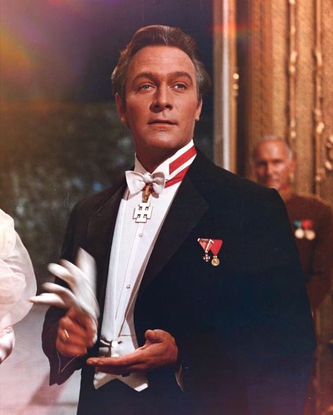 Captain Von Trapp, Georg Von Trapp, Sound Of Music Costumes, Sound Of Music Movie, 1960s Movies, Richard Chamberlain, Christopher Plummer, Great King, Guys And Dolls