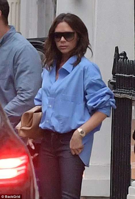 Victoria Beckham Jeans Outfits, Victoria Beckham Casual Style, Victoria Beckham Style 2022, Viktoria Beckham, Celine Purse, Victoria And David, Victoria Beckham Outfits, David And Victoria Beckham, Victoria Beckham Style