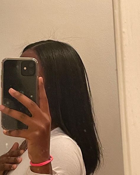 Long Healthy Natural Hair Black Women, Long Straight Hair Black Women, Straight Hair Black Women, Long Relaxed Hair, Relaxed Hair Journey, Pressed Natural Hair, Silk Press Natural Hair, Flat Iron Curls, Girls Natural Hairstyles