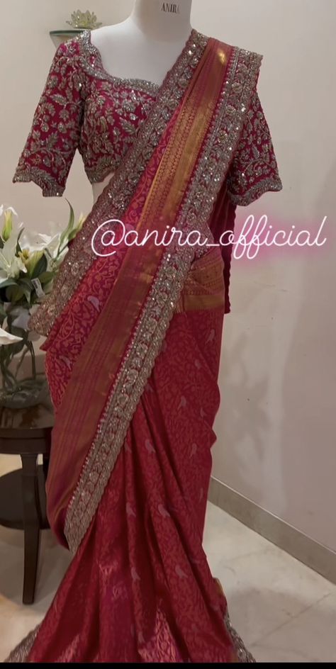 Engagement Bridal Saree Look, Designer Reception Saree, House Warming Outfit Ideas Indian, Saree Borders Designs, Saree Border Maggam Work, Reception Saree Ideas, Saree For Reception Party Wear, Latest Fancy Sarees Weddings, Pelli Sarees Pattu