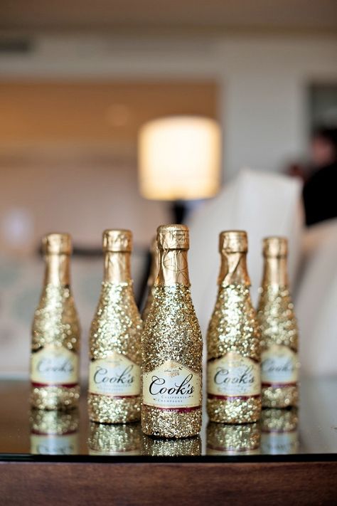 Top 10 Party Decorations Inspired by the Great Gatsby - Top Inspired Gatsby Party Favors, Champagne Centerpiece, Mini Prosecco Bottles, Gold Champagne Bottle, Gatsby Event, Champagne Favors, Great Gatsby Themed Party, Great Gatsby Theme, Mini Champagne Bottles