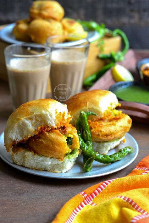 Vada Pav Vada Pav Recipe, Indian Food Photography, Pav Recipe, Potato Fritters, Chaat Recipe, India Food, Indian Street Food, Indian Snacks, Indian Dishes