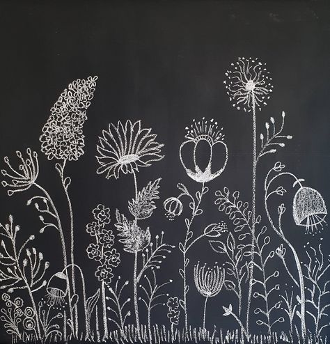 Chalk Floral Art, Chalk Art Wall Mural, Chalk Bored Designs Easy, Plants Chalkboard Art, Chalkboard Flowers Easy Spring, Chalkboard Wall Decor Ideas, Nature Chalkboard Art, Woodland Chalkboard Art, Chalkboard Decoration Ideas