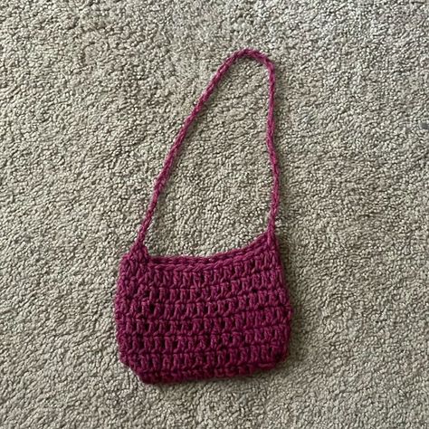 Crochet Handbag Made By Me Small - a simple and fast project..#crochetbag #handmadebag #DIYbag #crochetlove #bagaddict Crochet Mini Bag Pattern, Crochet Small Purse, Mini Bag Pattern, Easy Crochet Bag, Crochet Mini Bag, Handbag Boutique, Bags Crochet, Crochet Mushroom, Crochet Handbag