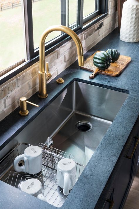 sink Sink With Drying Rack, Kitchen Trends 2023, Sink Trends, Studio Dearborn, Kitchen Sink Design, Dining Room Spaces, Kitchen Renovations, Interior Room, Dream Kitchens