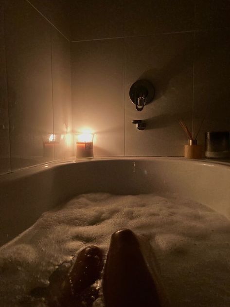 Bath Tub Aesthetic, Girls In Shower, Bathtub Aesthetic, Aesthetic Bath, Bath Aesthetic, Shower Pics, Bath Candles, Dream Apartment, Dream Lifestyle