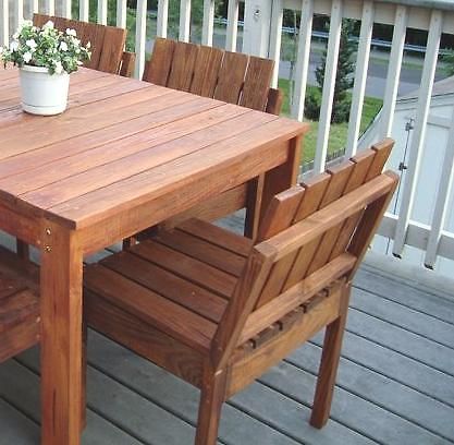 DIY Stackable chairs for the front porch when we have a par-tee!!! Diy Patio Dining Chairs, Outdoor Chairs For Wooden Table, Diy Patio Dining Set, Diy Deck Chairs Plans, Outdoor Dining Chairs Diy, Outdoor Chairs And Table, Diy Outdoor Dining Chairs, Outdoor Table Chairs, Simple Chairs