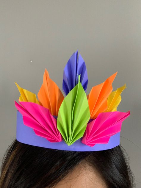 Easy diy paper crown, tiara. Paper Crown Ideas, Diy Crown For Kids, Diy Crown Paper, Paper Headdress, Diy Tiaras And Crowns, Crown Paper Craft, Paper Crowns For Kids, Paper Crown Tutorial, Diy Crown Headband