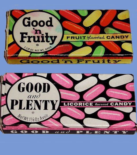 Vintage 1960s Good and Plenty and the one I personally liked less... Good 'n Fruity candy boxes. Old School Candy, Old Candy, Penny Candy, Nostalgic Candy, Childhood Memories 70s, Retro Candy, Vintage Packaging, Vintage Candy, Candy Bars