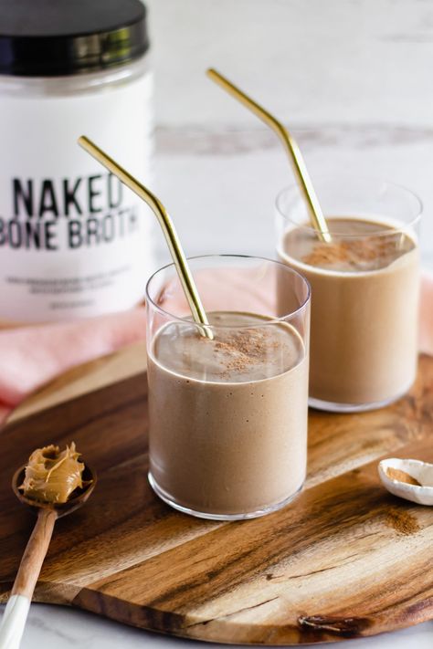 Keto Bone Broth Smoothie - Parsnips and Pastries Bone Broth Smoothie, Keto Bone Broth, Bone Broth Protein, Bone Broth Powder, Protein Powder Smoothie, Bone Broth Recipe, Avocado Chocolate, Chocolate Smoothie, Powder Recipe