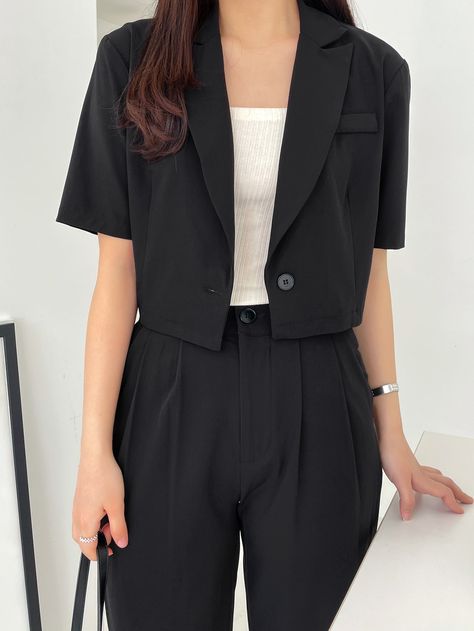 Short Blazer Outfits, Cropped Blazer Outfit, Blazer E Short, Neat Casual Outfits, Blazer Outfits Casual, Stylish Tops For Women, Blazer Outfits For Women, Casual College Outfits, Blazer Outfit