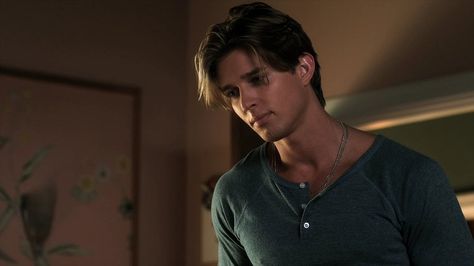 Jason DiLaurentis (Drew Van Acker) Caleb Pretty Little Liars, Jason Pretty Little Liars, Jason Dilaurentis, Drew Van Acker, Van Acker, Snoring Remedies, Pretty Little Liars, Serie Tv, Celebrity Crush