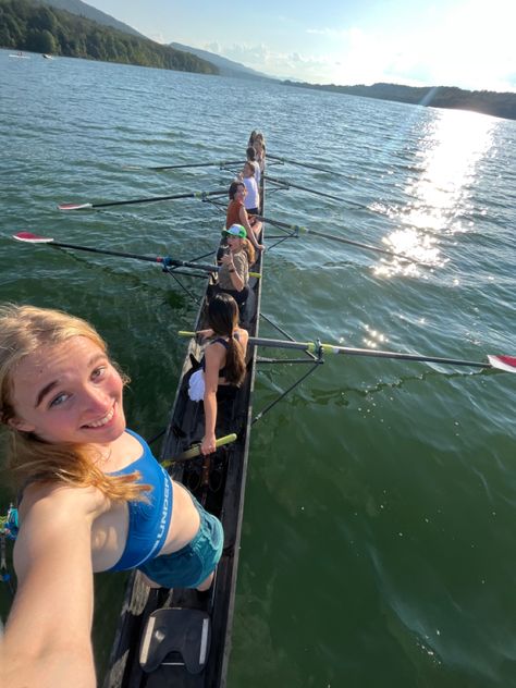 Rowing Team Aesthetic, Crew Aesthetic Rowing, Coxswain Aesthetic, Rowing Aesthetic Women, Rowing Hairstyles, Rowing Before And After Pictures, Rowing Outfit, Women Rowing, Rowing Aesthetic