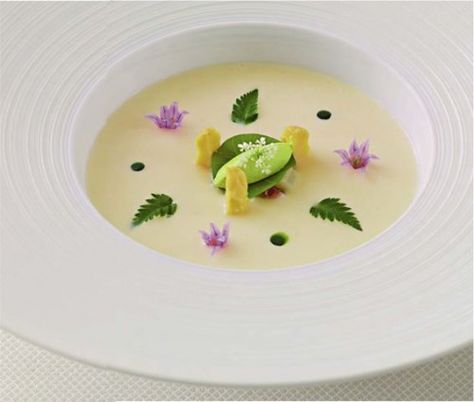 White Asparagus Soup, Chive Blossom, Cream Of Asparagus Soup, White Asparagus, Creamed Leeks, Asparagus Soup, Dinner Party Themes, Cream Soup, Dinner Themes