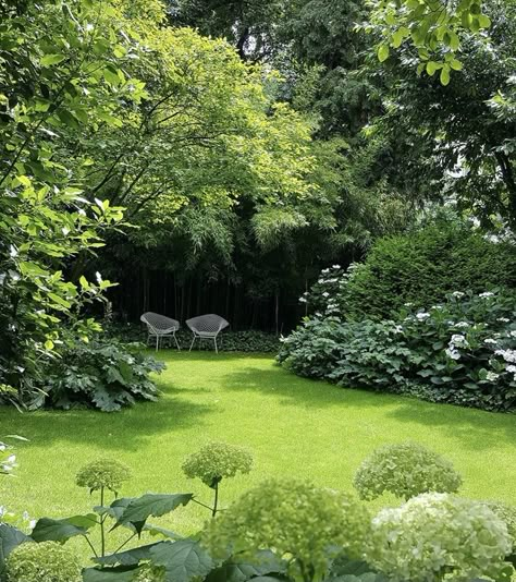 Garden Landscape Design, City Garden, Kew Gardens, Back Garden, Garden Decoration, Backyard Landscaping Designs, Dream Garden, Yard Landscaping, Garden Planning