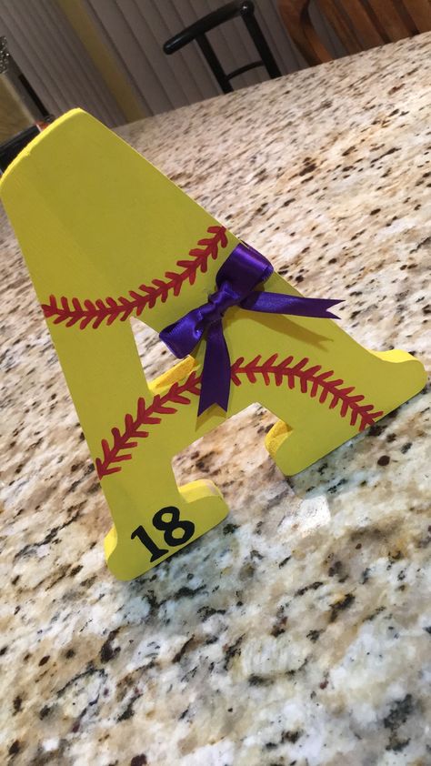 Softball Team Craft Ideas, Softball Ideas Crafts, Softball Grad Party Ideas, Softball Valentines Ideas, Cute Softball Gifts Ideas, Softball Birthday Party Ideas Diy, Softball Senior Baskets, Softball Craft Ideas, Softball Diy Projects