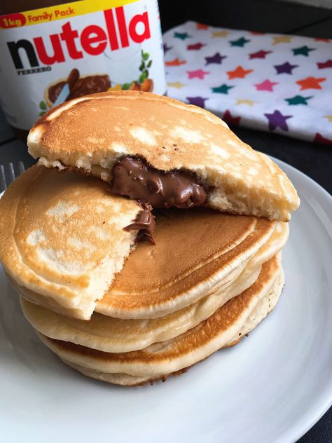 Nutella Stuffed Pancakes, Nutella Ice Cream Recipe, Stuffed Pancakes, Pancakes Banana, Pancakes Protein, Easy Homemade Pancakes, Nutella Ice Cream, Nutella Pancakes, Homemade Pancakes