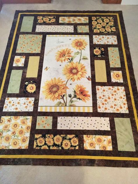 Like the design and the idea..... Wildlife Quilts, Panel Quilt Patterns, Big Block Quilts, Fabric Panel Quilts, Sunflower Quilts, Flower Quilts, Picture Quilts, Cozy Quilts, Patchwork Quilt Patterns