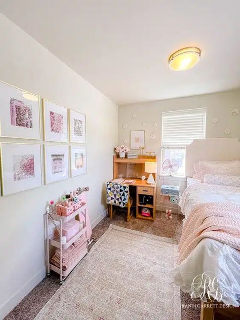 25 Dorm Room Ideas to Copy in 2024: Deck Out Your Space Like a Boss! Pink Dorm Room Aesthetic Minimalist, College Dorm Vanity, Pink Floral Dorm Room, Living Room Dorm Ideas, Baby Pink Dorm Room, Pastel Pink Dorm Room, Pink And White Dorm Room Ideas, Clean Girl Dorm Room, Light Pink And White Bedroom