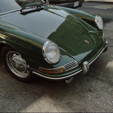 Lawyer Apartment, Green Car Aesthetic, Forest Green Car, Forest Green Porsche, Green Porshe Aesthetic, Green Classic Car, Green Car Vintage, Ferrari Vintage, Green Old Car Aesthetic