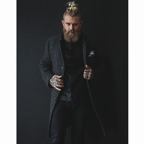 jmj Modern Viking Men, Modern Viking Fashion, Beard And Tattoos, Josh Mario John, Viking Fashion, Man Buns, Modern Viking, Beard Men, Man Bun Hairstyles