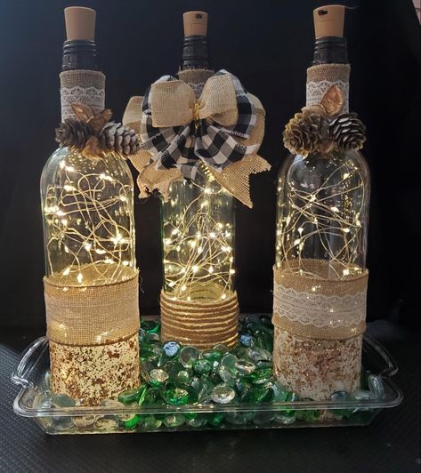 Wine Bottle Crafts Christmas, Light Up Bottles, Glass Bottle Diy, Christmas Wine Bottles, Diy Glass Bottle Crafts, Wine Bottle Art, Glass Bottles Art, Wine Bottle Diy Crafts, Christmas Themes Decorations