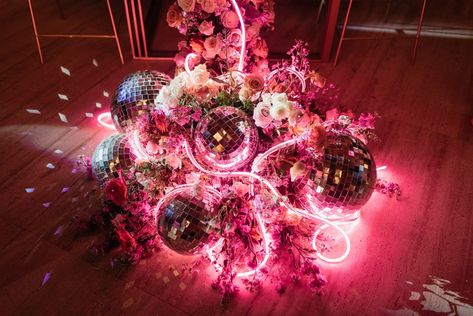 Disco Ball Floral Chandelier, Cool Event Ideas, Disco Masquerade, Disco Flowers, Garden Disco, 70s Disco Party, Quinceanera Pink, Disco Party Decorations, Orange Bouquets