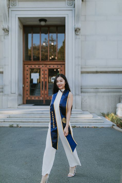 Formal Attire For Graduation Pictorial, Valedictorian Photoshoot, Graduation Outfit Photoshoot, Womens Graduation Outfit, Graduating Outfits, Graduate Outfits For Women, Pantsuit Graduation Pictures, Long Graduation Dresses College, Graduation Photoshoot Women