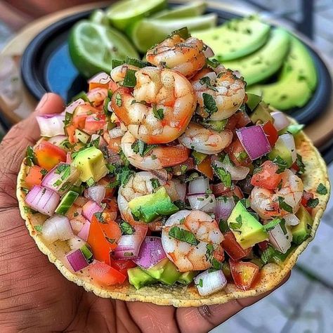 Mexican Food Recipes Mexican Food Recipes Shrimp, Ceviche Recipe Mexican Authentic, Gourmet Mexican Food, Dinner Ideas Mexican, Ceviche Mexican, Calories Deficit, Shrimp Ceviche Recipe, Tostada Recipes, Cooked Shrimp