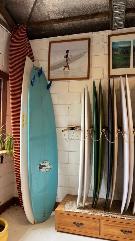 How To Store Surfboards, Surfboard Organization, Beach Gear Storage, Surf Shed, Surf Shack Interior, Surf Shop Interior, Surf Interior, Surf Home, Surfboard Shop