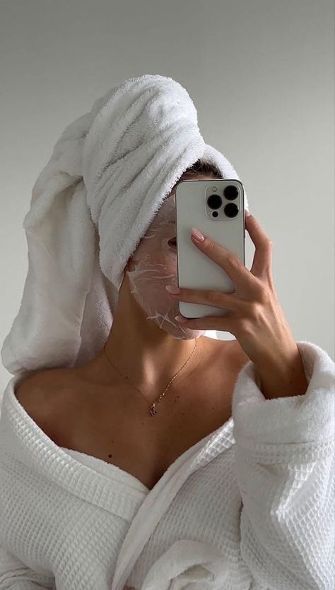 Quiet Lifestyle, Spa Girl, Autumn Skincare, Skincare Facial, Love Lips, Men's Vintage Style, Skin Care Spa, Beauty Goals, Men's Casual Style