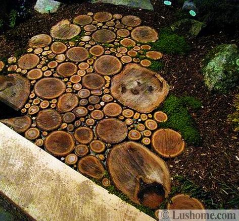 Wood Slices in Modern Yard Landscaping, Ideas for Garden Path Design Natural Building, Lake Houses, Wood Walkway, Wood Path, Path Design, Into The Wood, Backyard Diy, Beautiful Yards, Have Inspiration