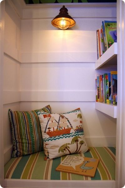 Reading Nook or Sleeping space for the kids...  To connect with us, and our community of people from Australia and around the world, learning how to live large in small places, visit us at www.Facebook.com/TinyHousesAustralia or at www.tumblr.com/blog/tinyhousesaustralia Book Nook Closet, Book Nook Kids, Closet Nook, Reading Nook Closet, Reading Nook Kids, Thrifty Decor Chick, Nook Ideas, Enjoy Reading, Kid Closet