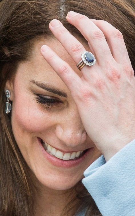 Dimon Ring, Kate Middleton Wedding Ring, Kate Middleton Ring, Princess Diana Engagement Ring, Royal Engagement Rings, Middleton Wedding, Diana Ring, Looks Kate Middleton, Kate Middleton Wedding