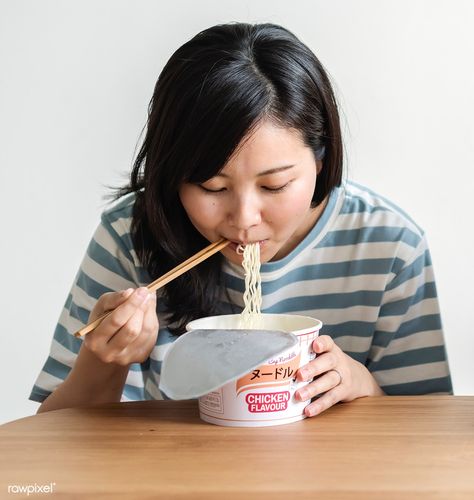 Eating Ramen Drawing Reference, Person Eating Ramen, Makan Ramen, Profile Shoot, Eating Noodles, Woman Eating, Health Images, Product Photoshoot, About China