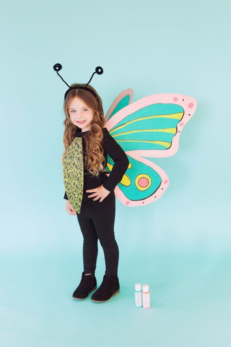 Toddler Butterfly Costume, Butterfly Costume Kids, Diy Butterfly Costume, Butterfly Halloween Costume, Diy Halloween Costume Ideas, Butterfly Halloween, Carton Diy, Butterfly Costume, Diy Costumes Kids