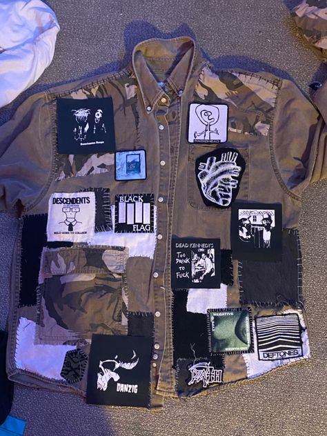 Crust Punk Style, Crust Jacket, Patch Pants Punk, Crust Punk Pants, Alternative Fashion Diy, Alt Clothes Diy, Swirl Star, Crust Pants, Grunge Jacket