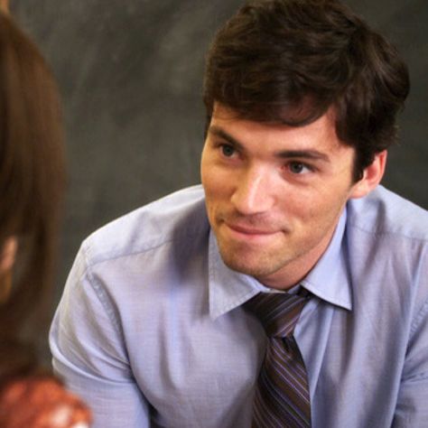 Ezra Fitz is 95% of the reason I watch Pretty Little Liars. Love. Him. Pretty Little Liars Characters, Ezra Fitz, Ian Harding, Lena Headey, Movie Mistakes, Natalie Dormer, Brodie Sangster, Valar Morghulis, Based On Your Zodiac Sign