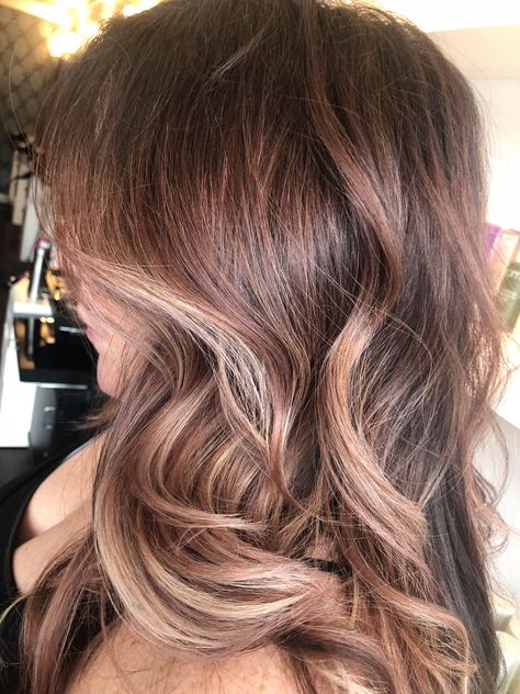 Rose Gold Highlights Brunette Dark Brown, Rose Gold Brunette Hair, Subtle Rose Gold Hair Brunette, Rose Beige Hair, Rose Gold Highlights Brunette, Gold Hair Balayage, Chocolate Rose Gold Hair, Rose Gold Hair Balayage, Rose Brown Hair